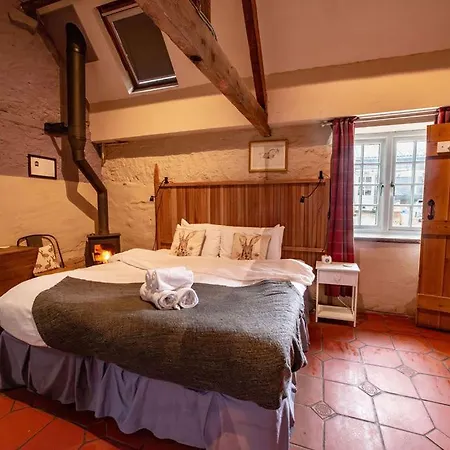 High Paradise Farm ファームステイ *